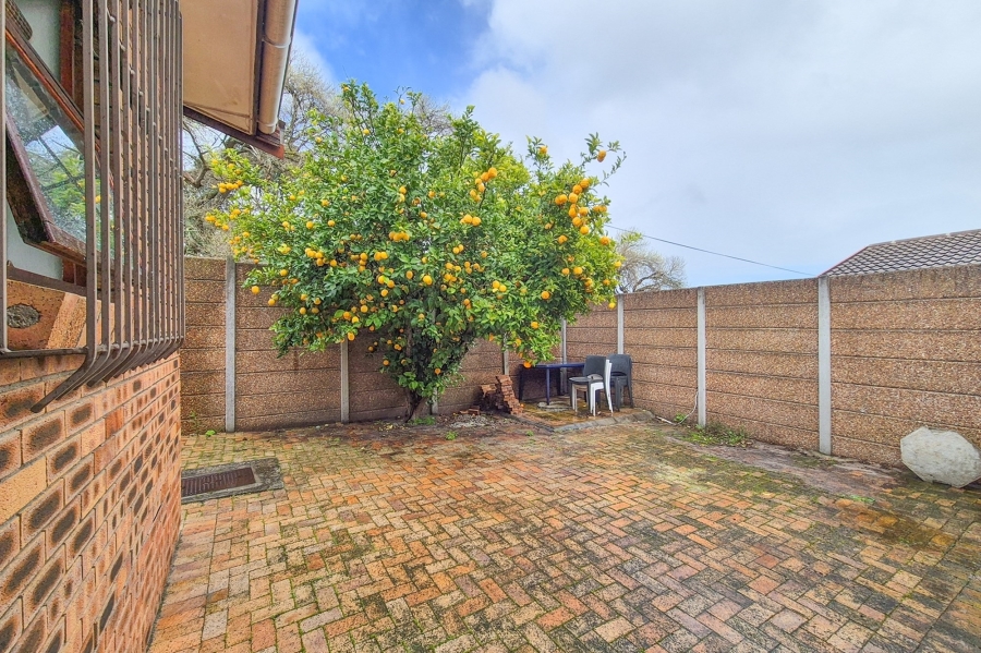 2 Bedroom Property for Sale in Vredekloof Western Cape